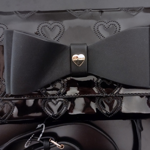 NWT🩷🖤🎉Betsey Johnson clutch/crossbody bag🩷🖤🎉 - Picture 2 of 16